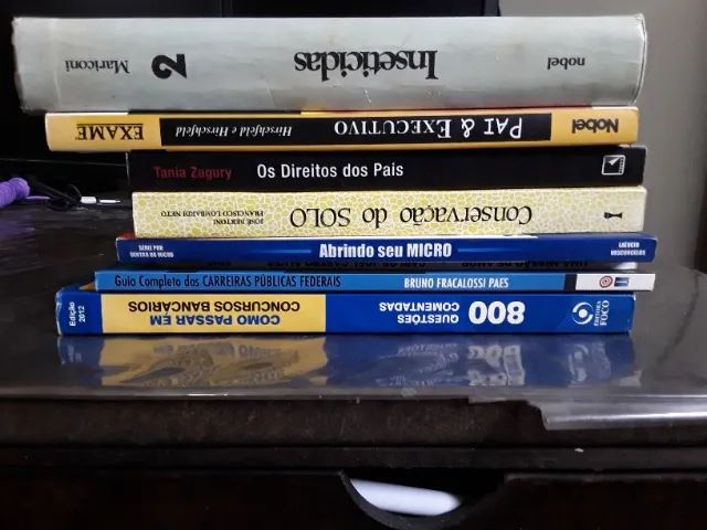 9 livros variados - não vendo separado - Foto 2