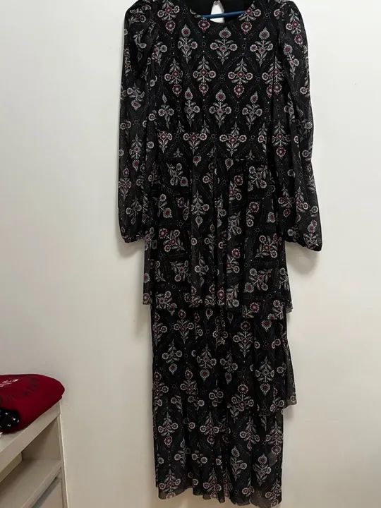 Vestido mídi em tuli com camadas  M