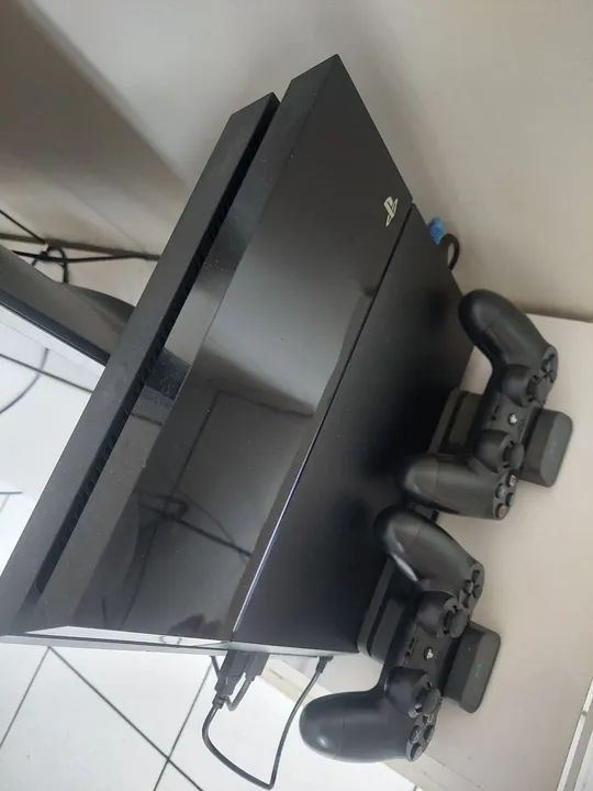 Playstation 4 com 3 controles SSD de 1TB e 4 jogos fisicos - Foto 2