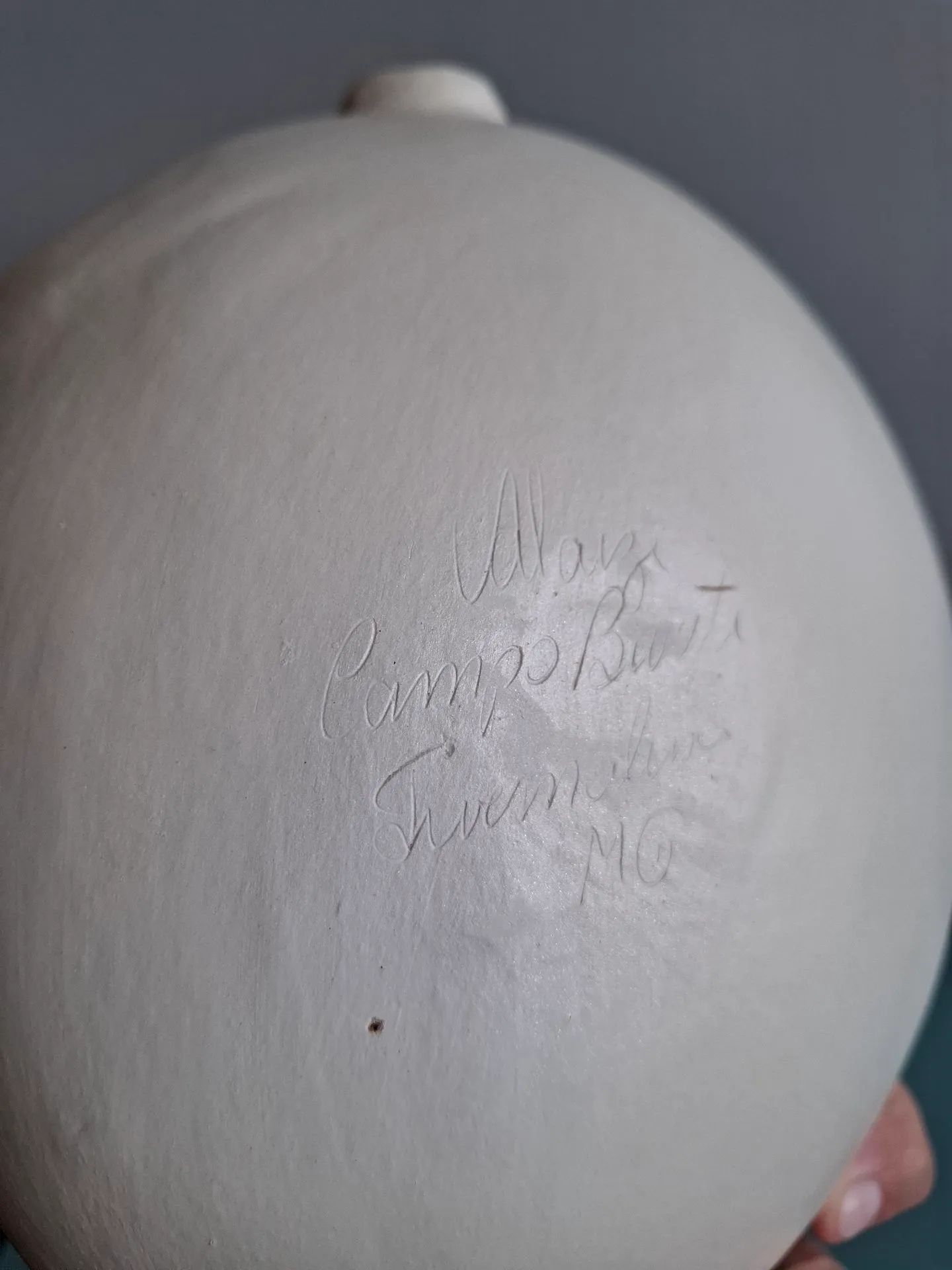 Travessa tipo cuia artesanal pintada à mão de barro do Vale do Jequitinhonha artesã Alaize - Foto 3