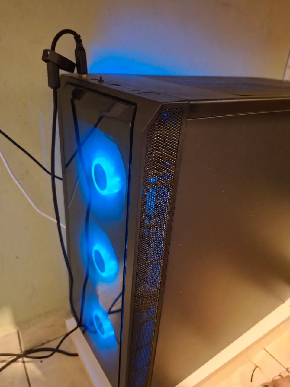 Pc gamer semi novo roda qualquer jogo com perifericos inclusos 