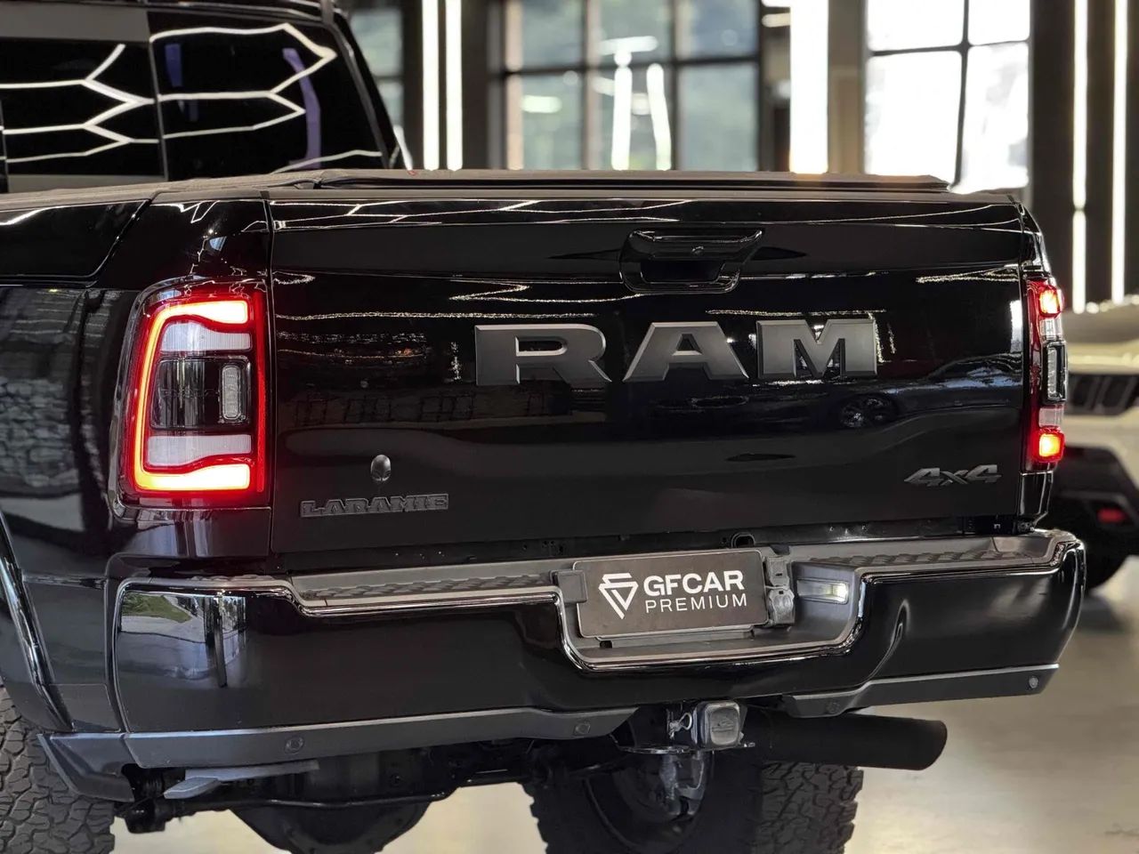 Ram 2500 2022 6.7 i6 turbo diesel night edition cd 4x4  automático - Foto 5