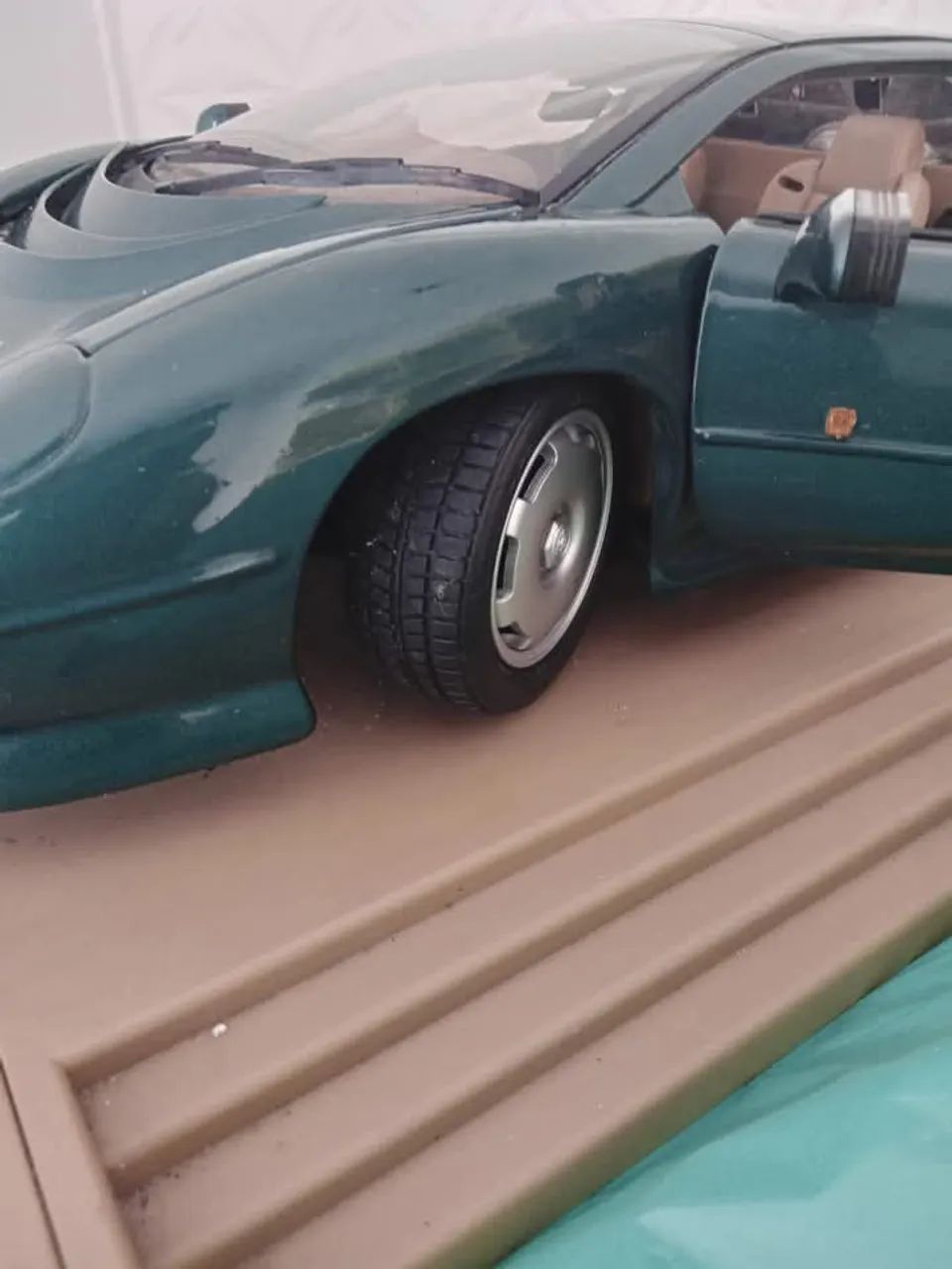 Miniatura Jaguar Xj220 - Maisto 1:12 - Foto 5