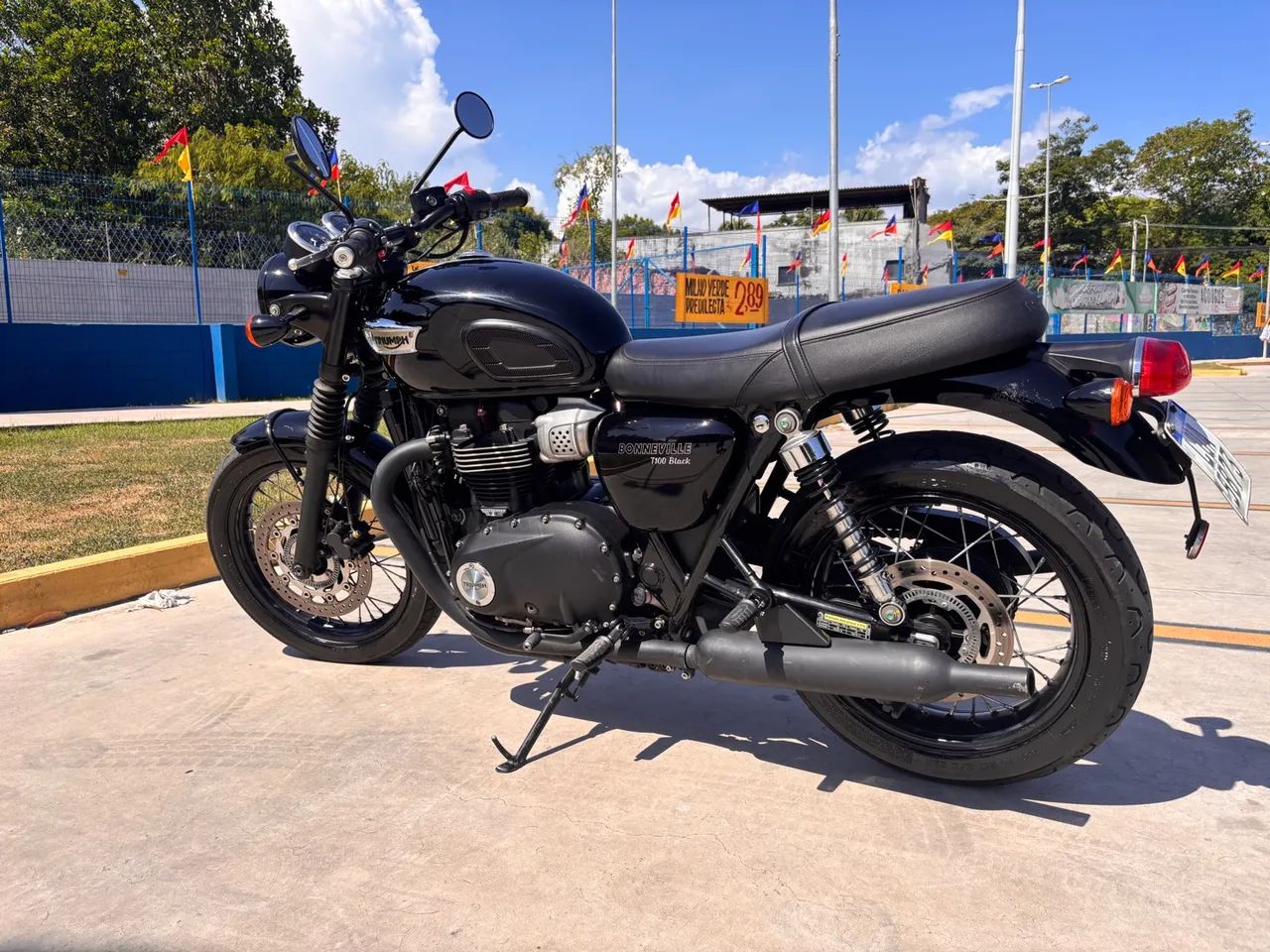 Triumph T100 Black - Foto 3