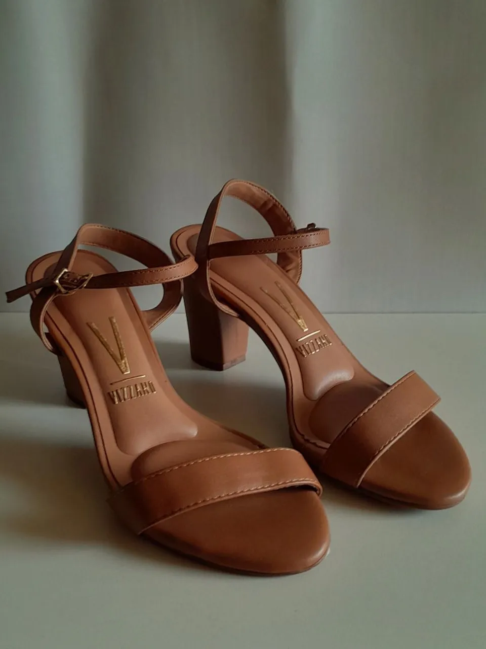 Sandália Vizzano, salto bloco médio, BR34
