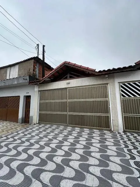 Imóvel para aluguel possui 80 metros quadrados com 2 quartos em Ocian - Praia Grande - SP