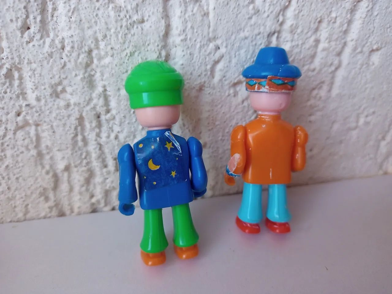 Miniaturas  KinderOvo Colecionáveis - Bonecos Antigos - Foto 2