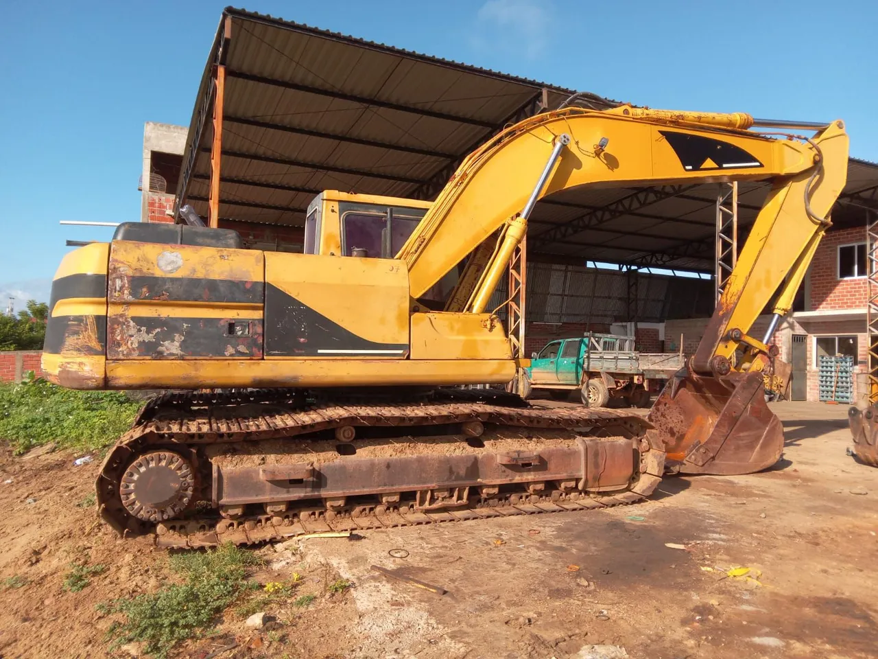 Escavadeira Caterpillar 320