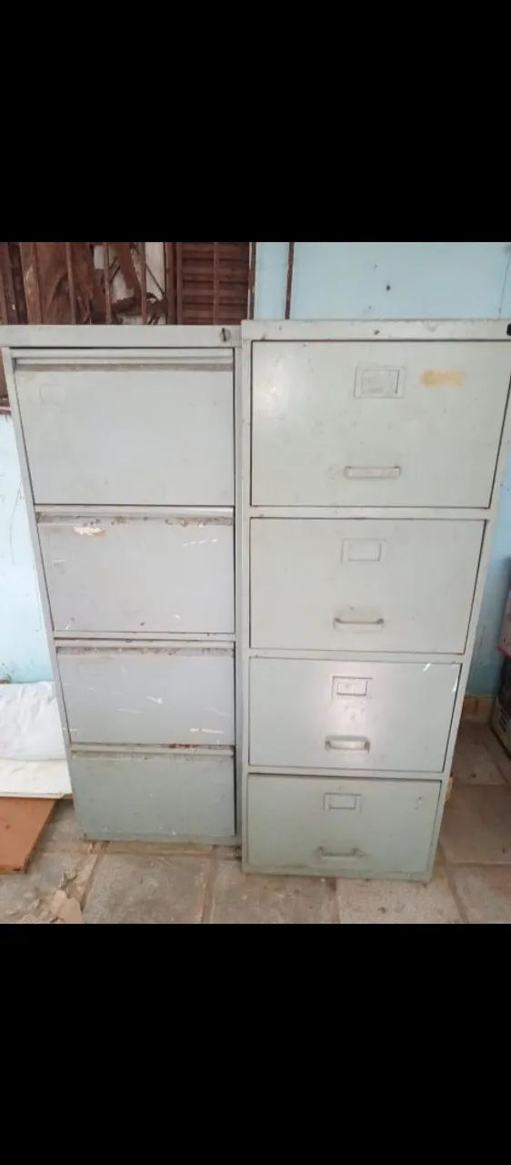 Vendo 2 Gaveteiro de metal aquivo 4 gavetas