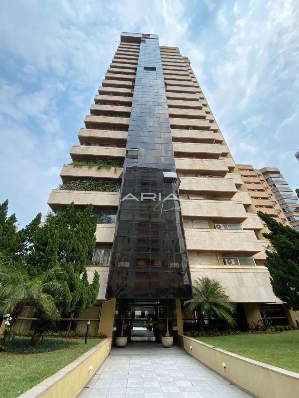 Apartamento alto padrão à venda, com 405m² e 5 quartos no Centro de Londrina/PR - Foto 3
