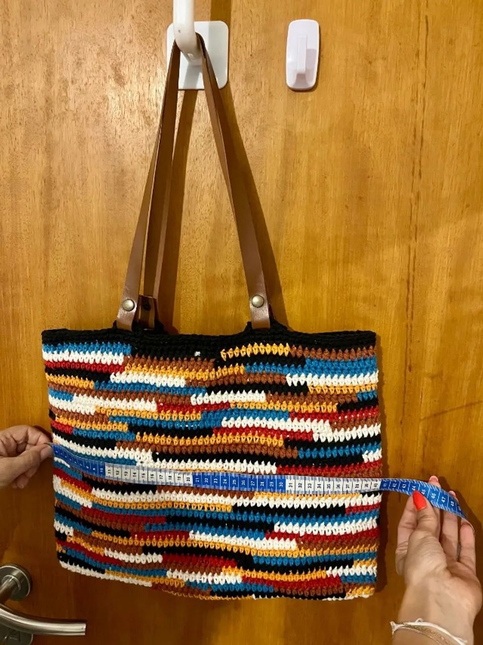 Bolsa de crochê colorida nova - Foto 3