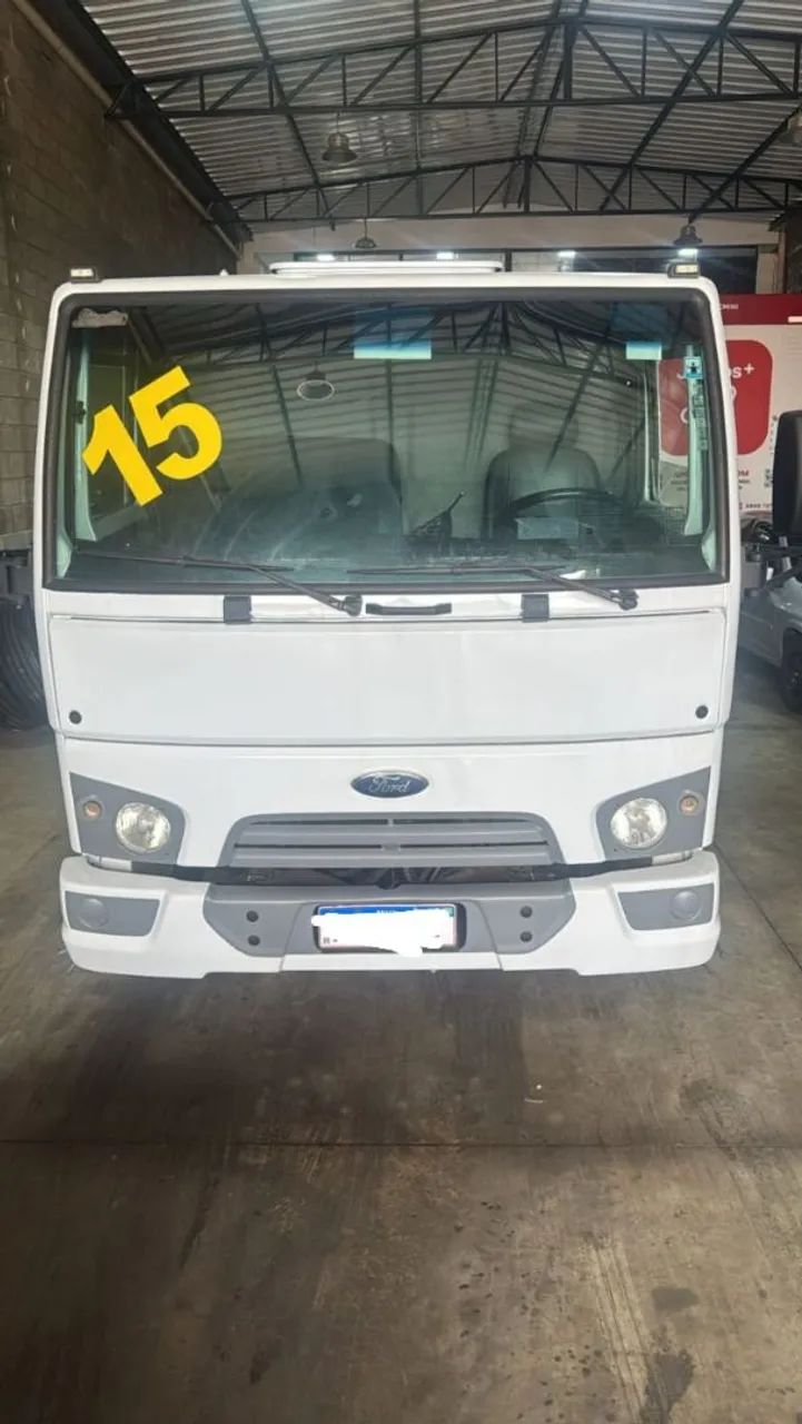 FORD CARGO 2015
