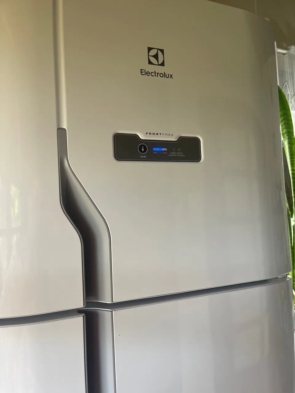GELADEIRA FROST FREE 371 Litros ELECTROLUX