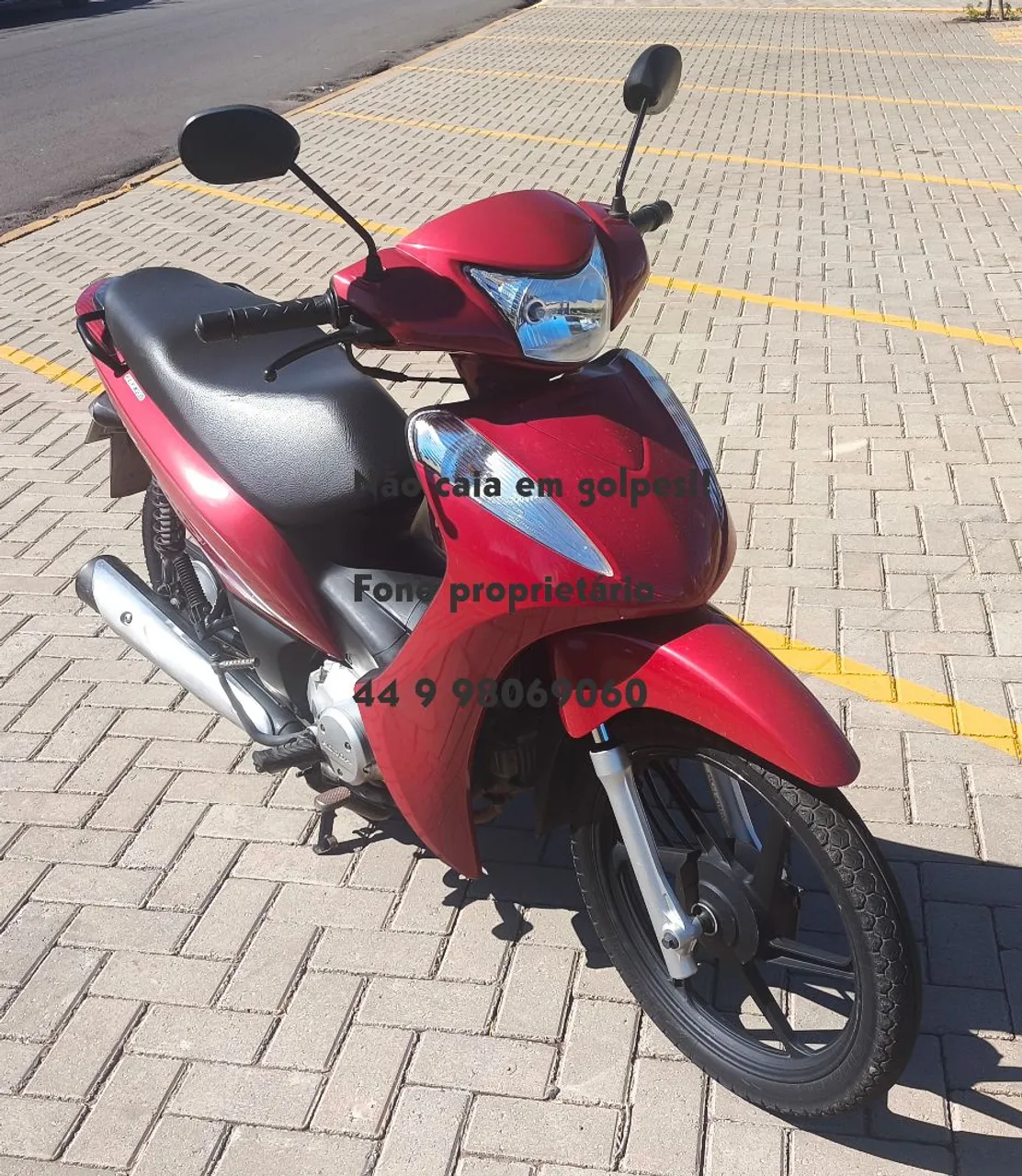 Honda BIZ ES 125 com rodas de liga leve
