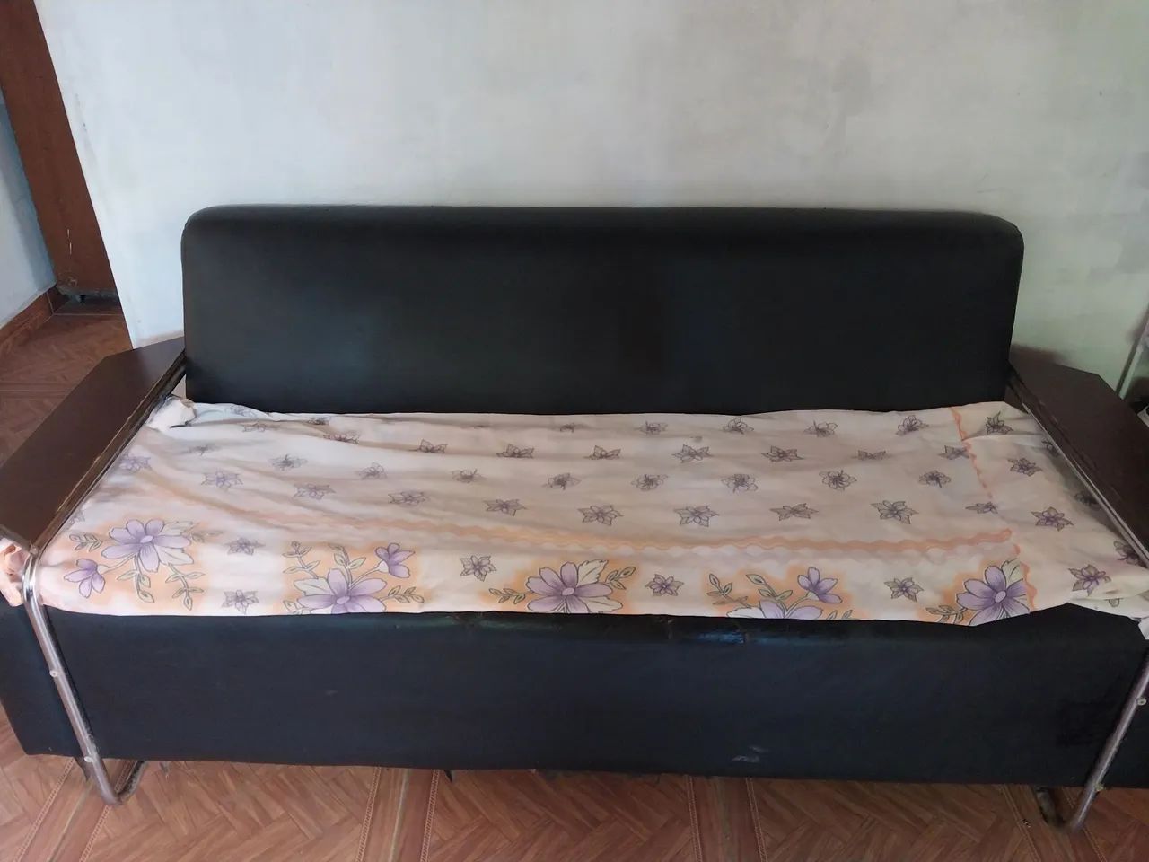 Black sofa64301926042753121