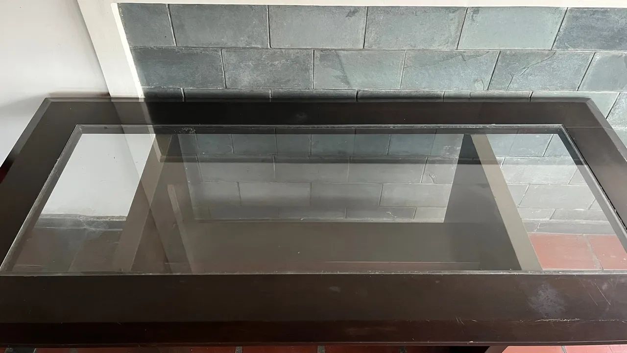 Mesa de centro com vidro + 6 cadeiras