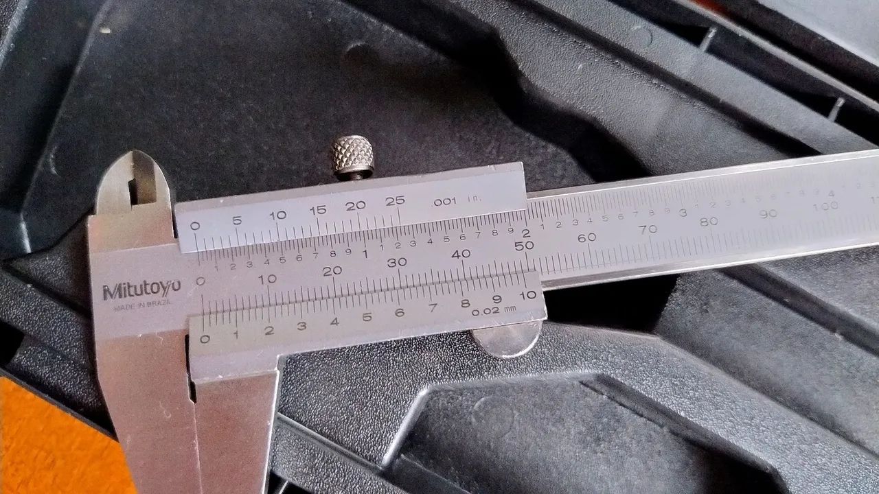Paquímetro Mitutoyo 150mm 0,02 com estojo em  ótimo estado  - Foto 4