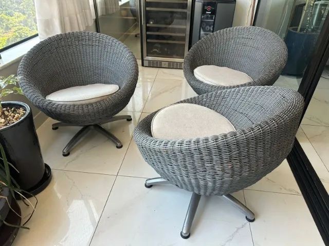 Poltronas Giratórias com Pés em Inox - 3 Cinza e 1 Marrom - Foto 2