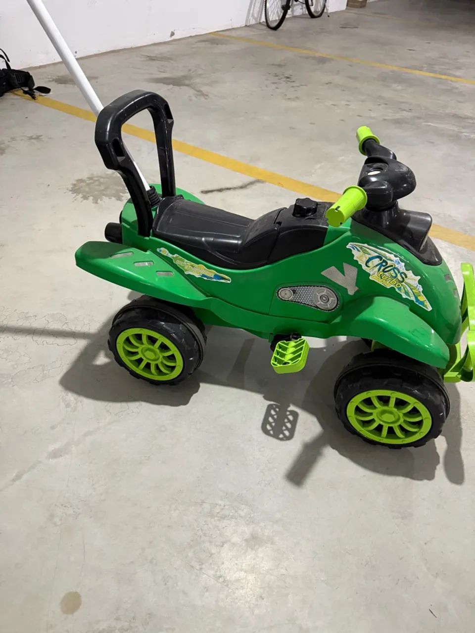 Motoca / Carro de brinquedo 