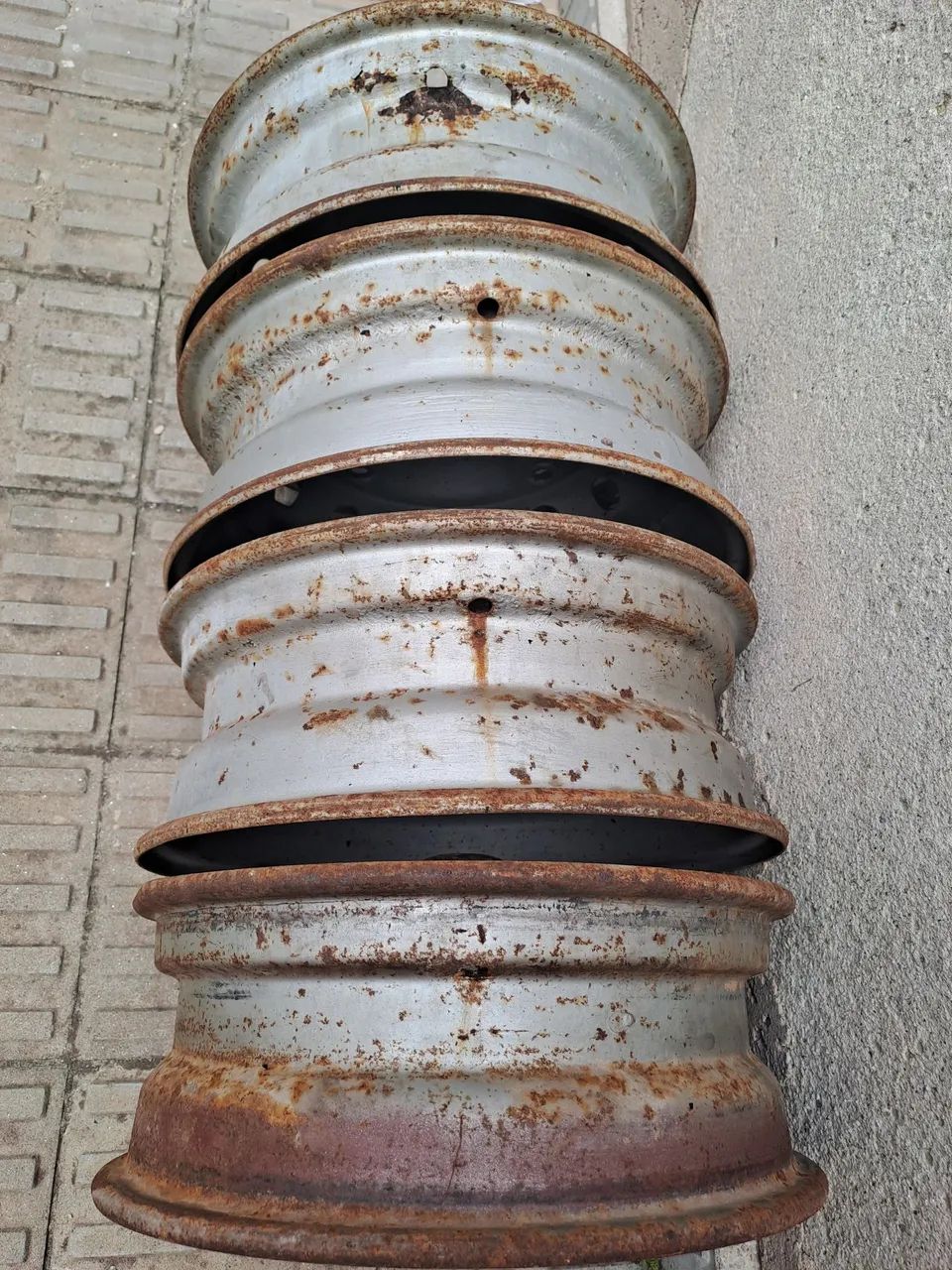 Roda corcel 74 a 77 belina de Ferro 13 polegadas - Foto 2