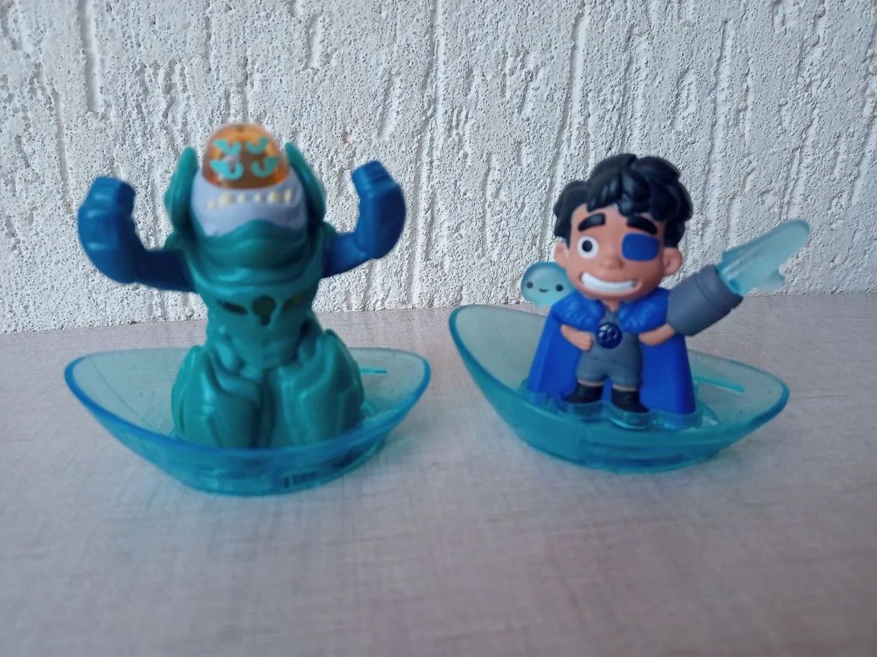 Bonecos Elio Disney Pixar coleção McDonald's 