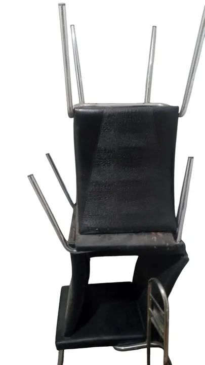 4 Cadeiras de Jantar em Couro Preto - Foto 3