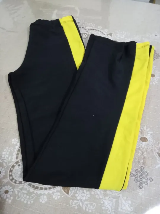 Calças de Moletom ( m, g) ( 15 reais cada)