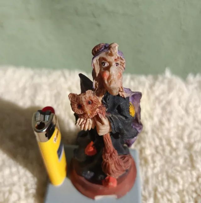 Bruxa Antiga em miniatura 64650960054786121