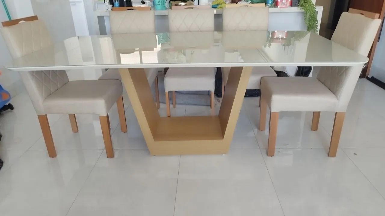 Mesa de Jantar com Tampo de Vidro e 6 Cadeiras madeira 