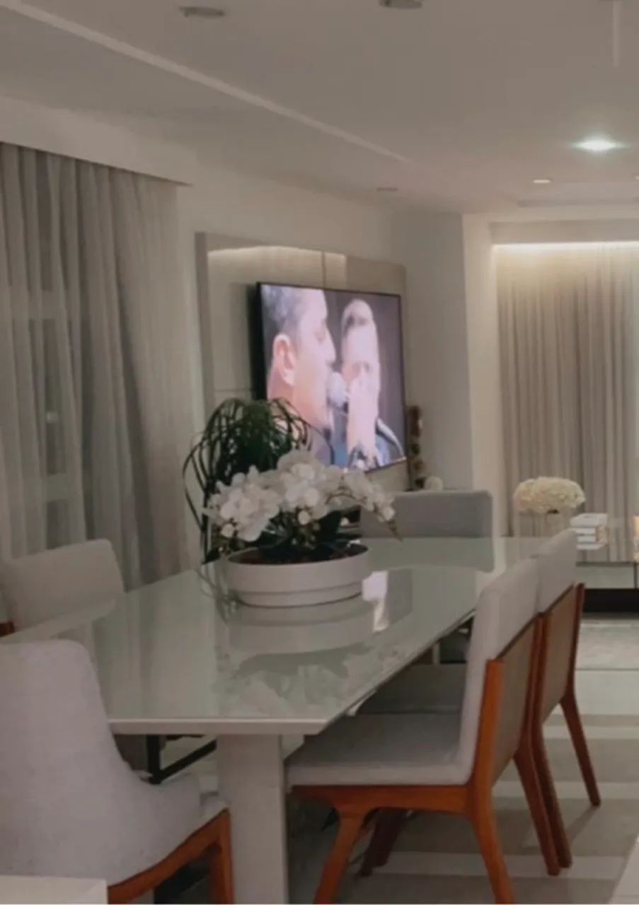 Conjunto de mesa e 6 cadeiras  - Foto 5
