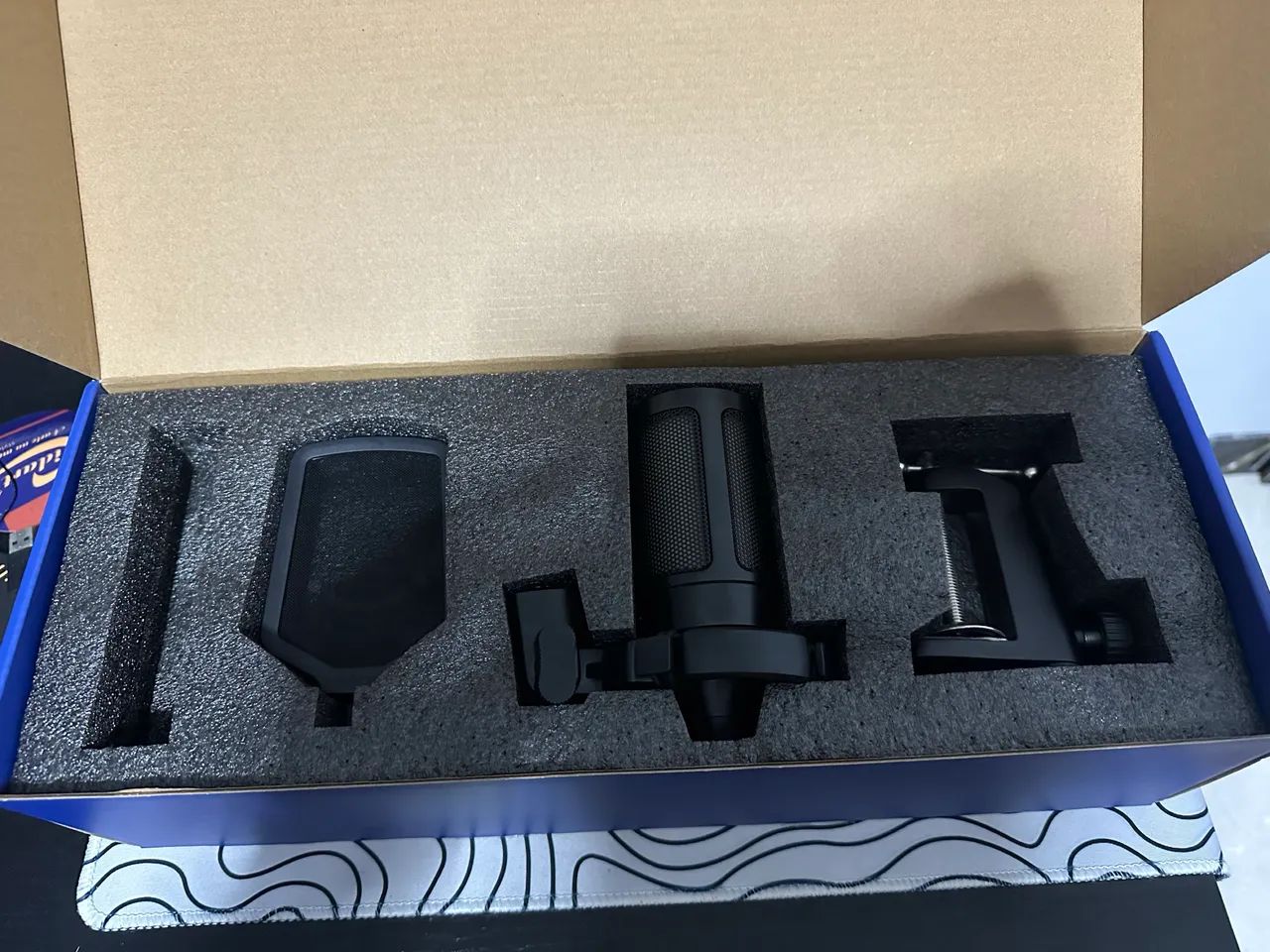 Microfone Fifine Ampligame A6T  - Foto 3