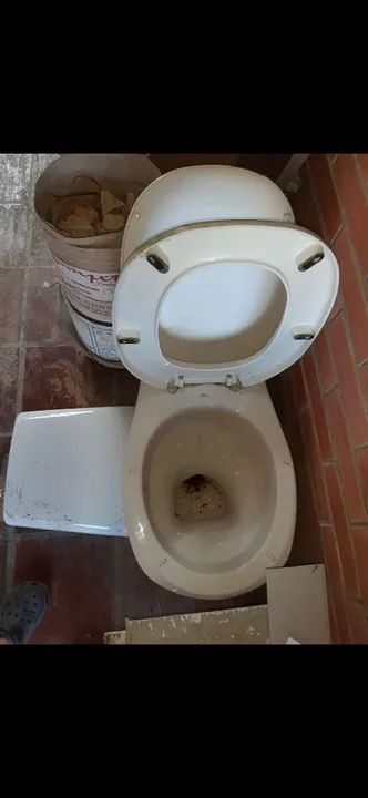 Vaso Sanitário com caixa acoplado  DECA