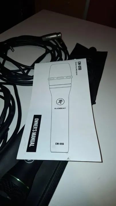 Microfone Dinâmico Cardioide Mackie EM-89D Para Vocal - Foto 2