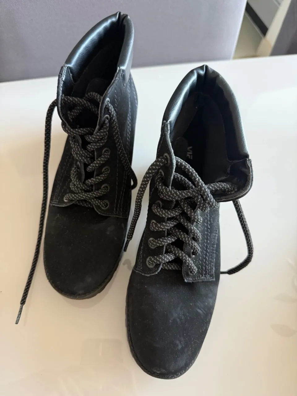 Bota preta Via Marte