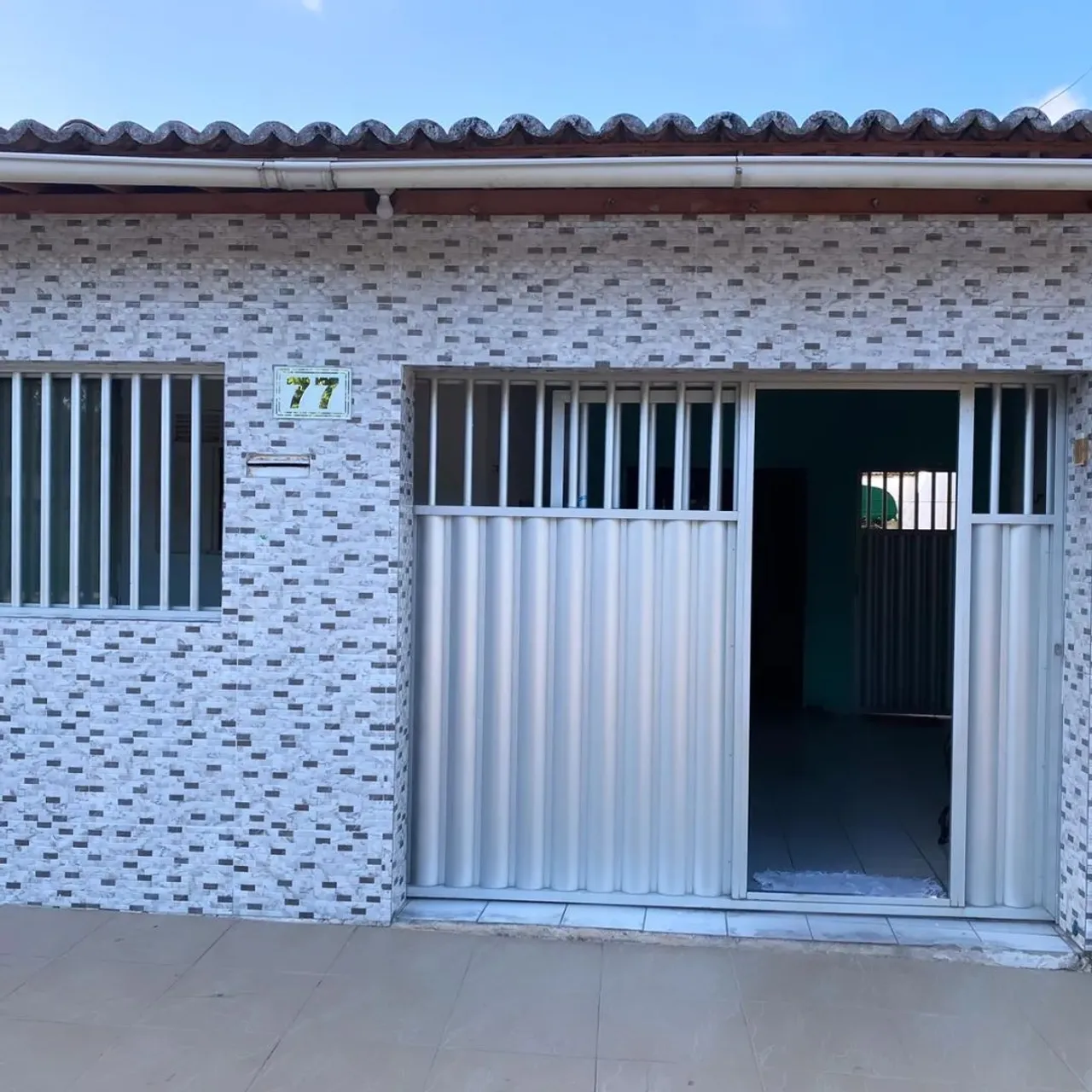 Vende-se ou troca-se excelente casa em Felipe Camarão.