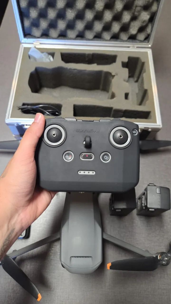 Drone dji mavic 3 com case e 2 baterias