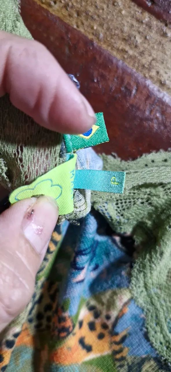 Regata estampada com detalhes em renda farm tam p - Foto 3