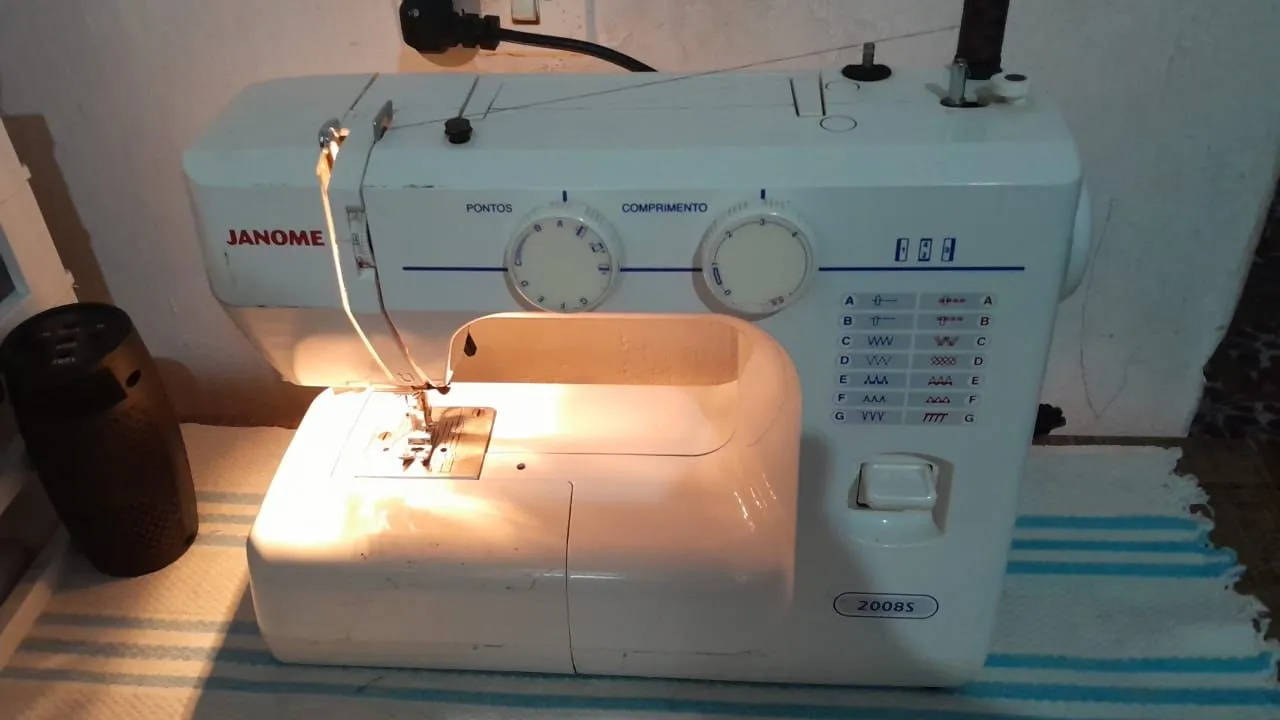 Máquina de Costura Janome 2008S
