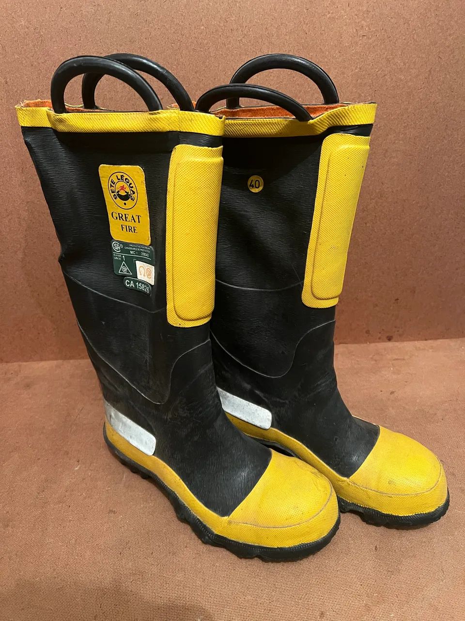 Bota de bombeiro - Foto 2