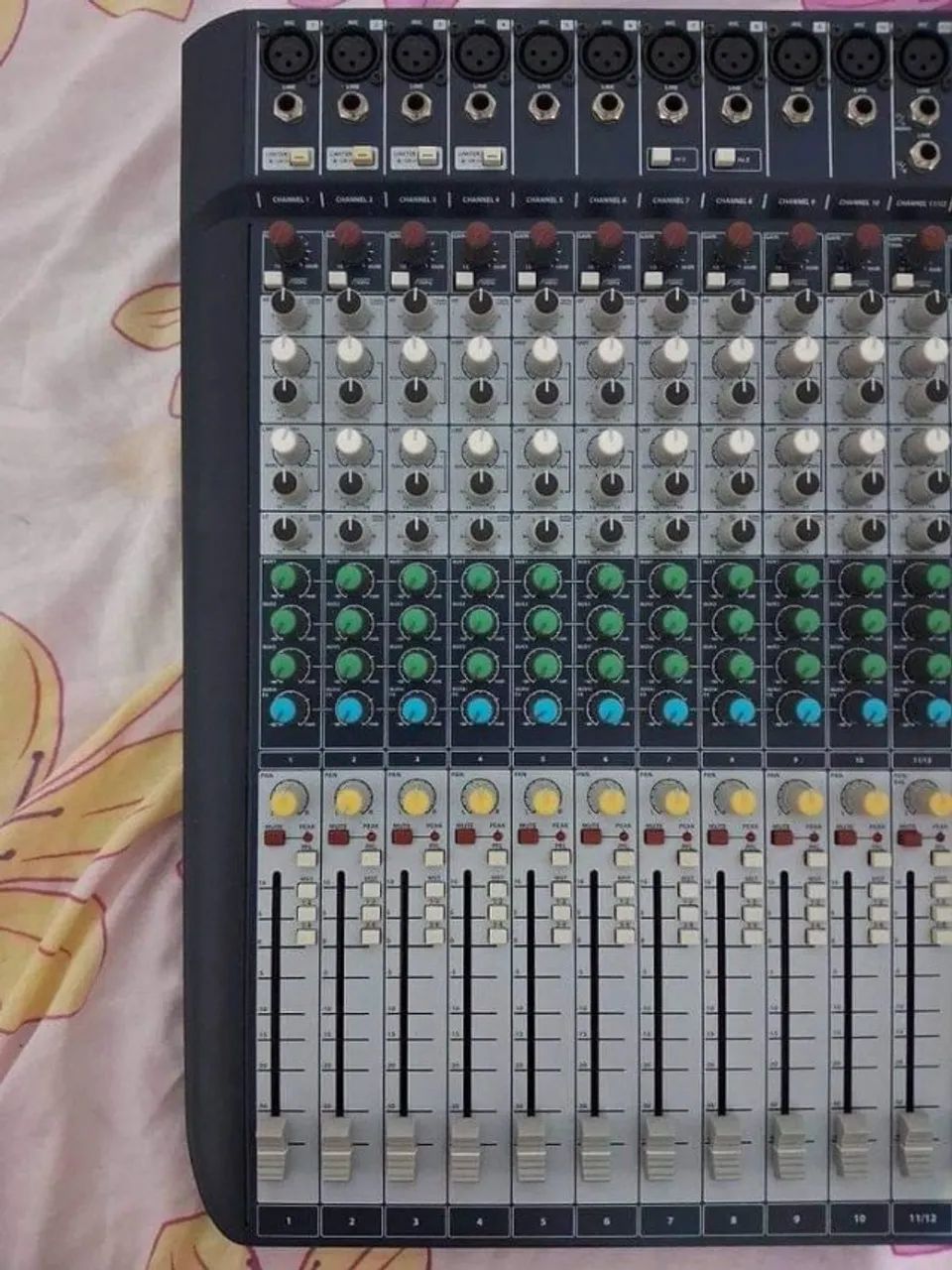 Mesa de Som Soundcraft Signature 16 - Foto 2
