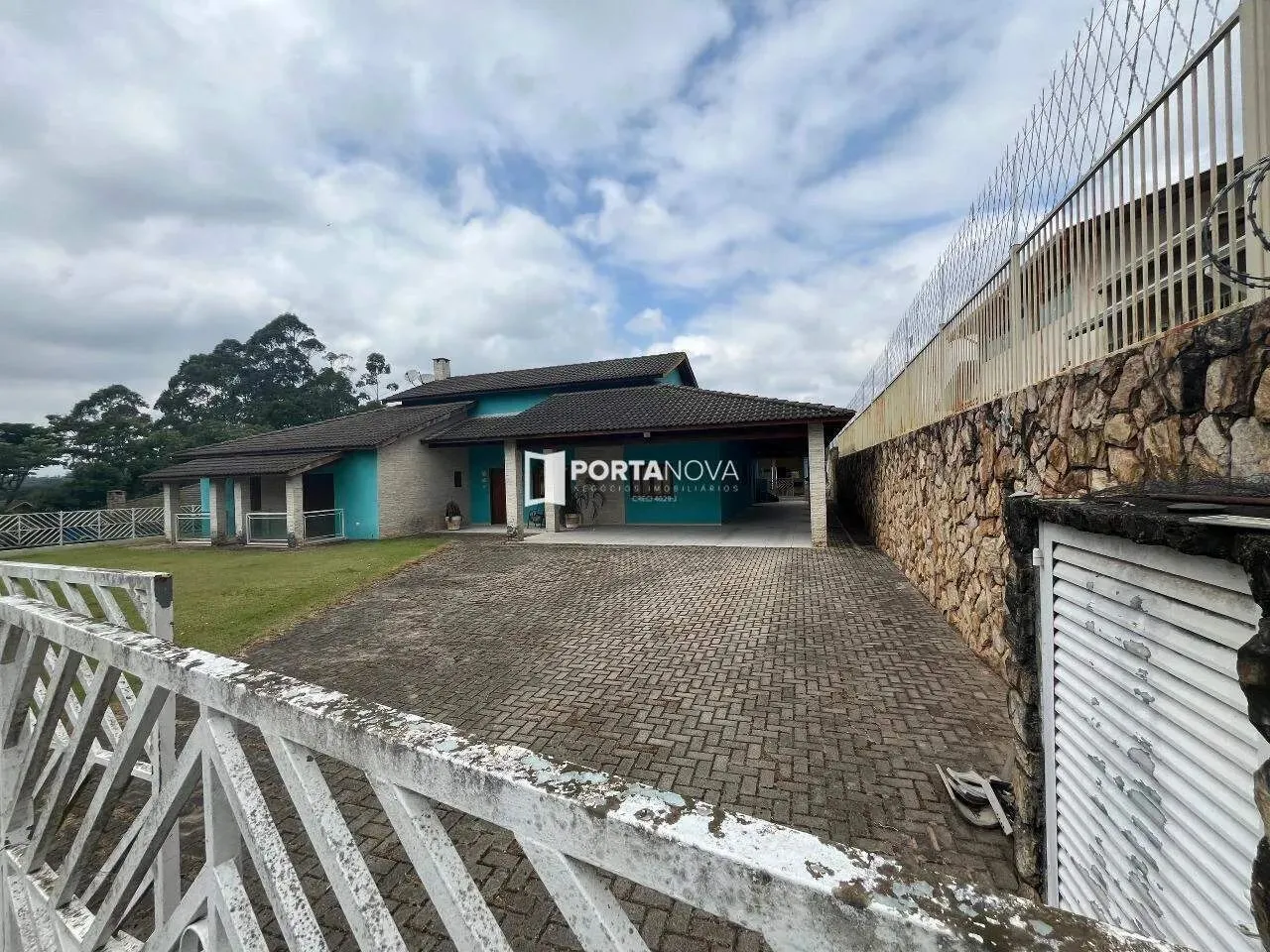 Casa para aluguel, 3 quartos, 3 suítes, 10 vagas, Jardim dos Ipês - Embu das Artes/SP