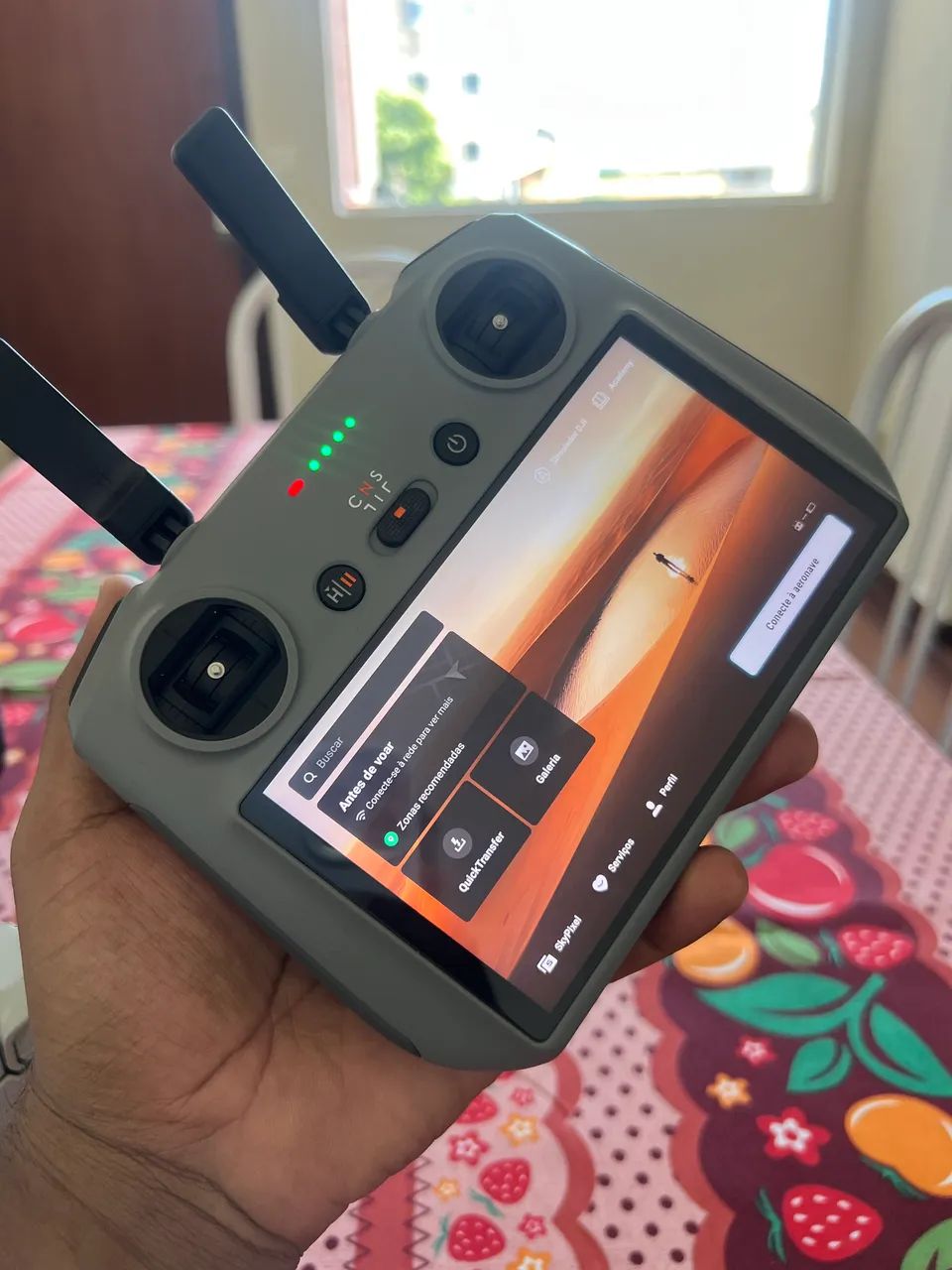 Controle e baterias mini 4 pro 