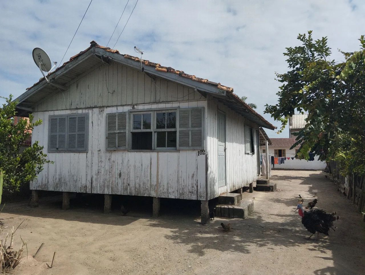 Vendo 2 casas com terreno de 468 m².