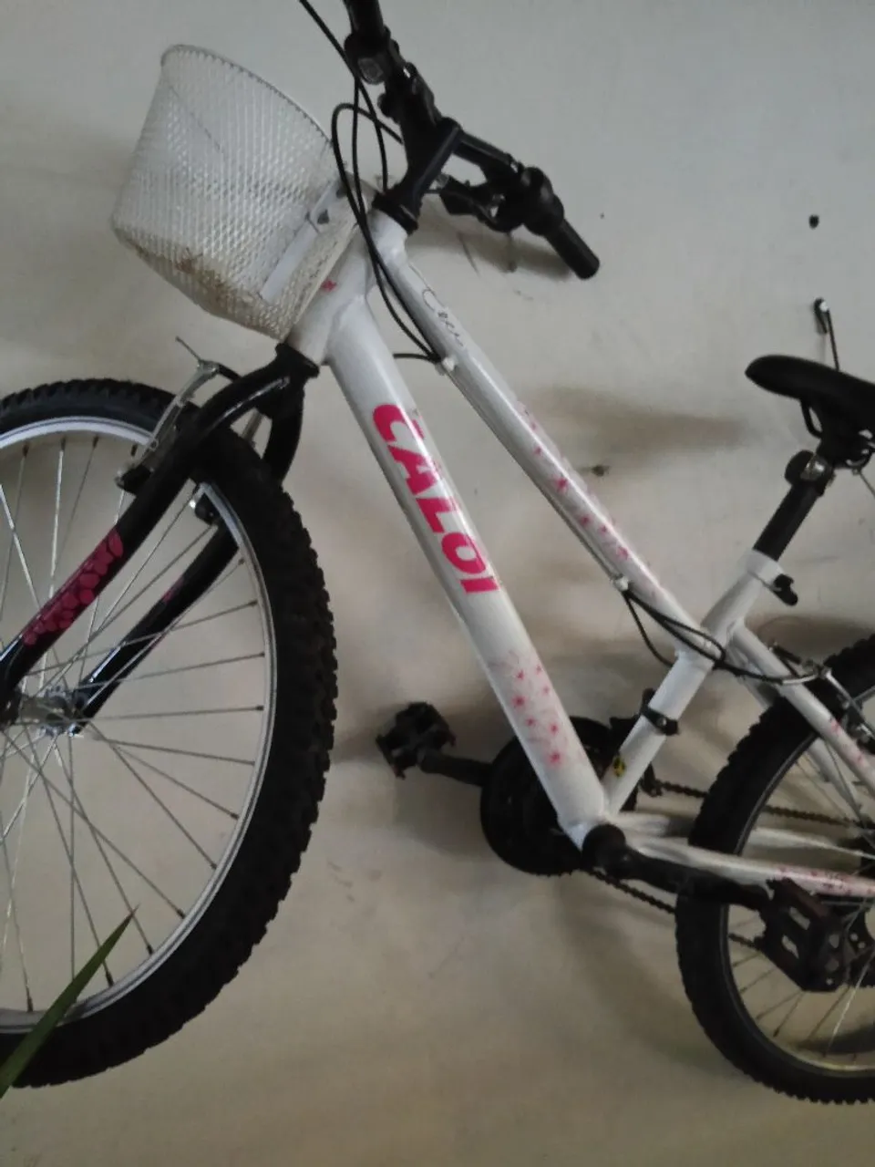 Bicicleta Caloi feminina.