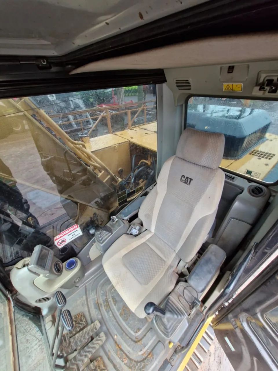 Escavadeira Caterpillar 318d2l ano 2019 com 9.700 horas - Foto 2