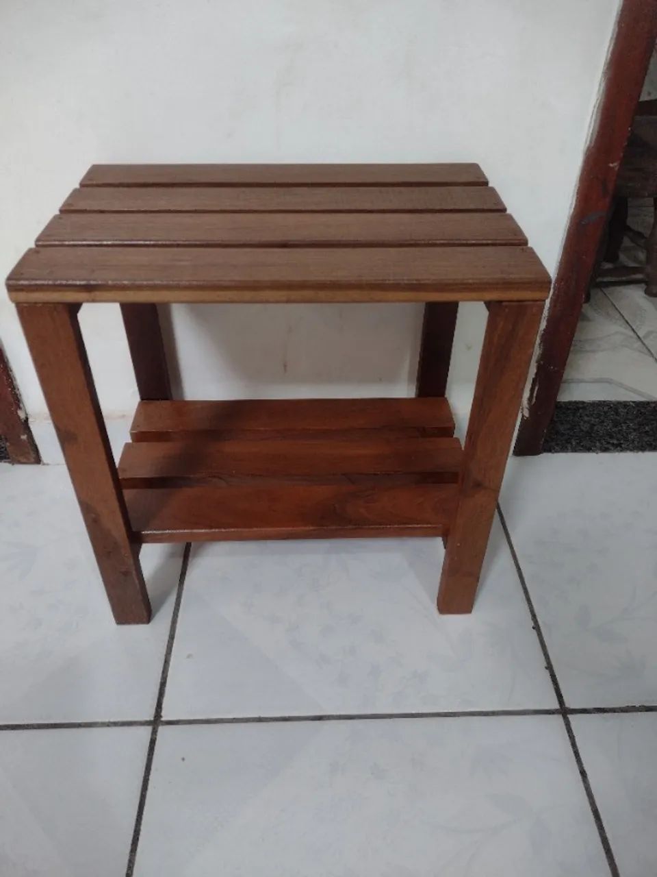 Mesinha para ventilador nova em madeira de lei  - Foto 2