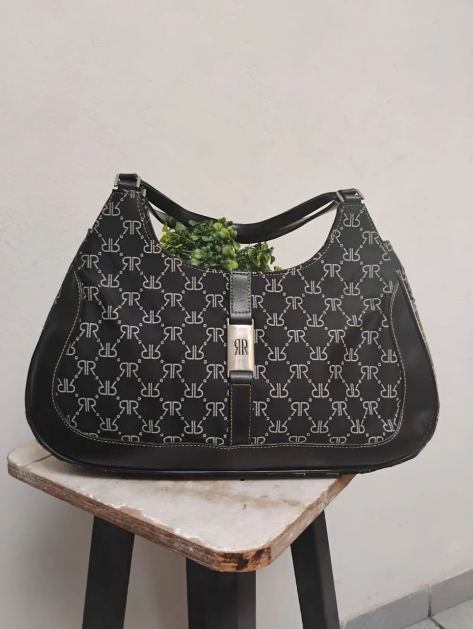 Bolsa semi nova