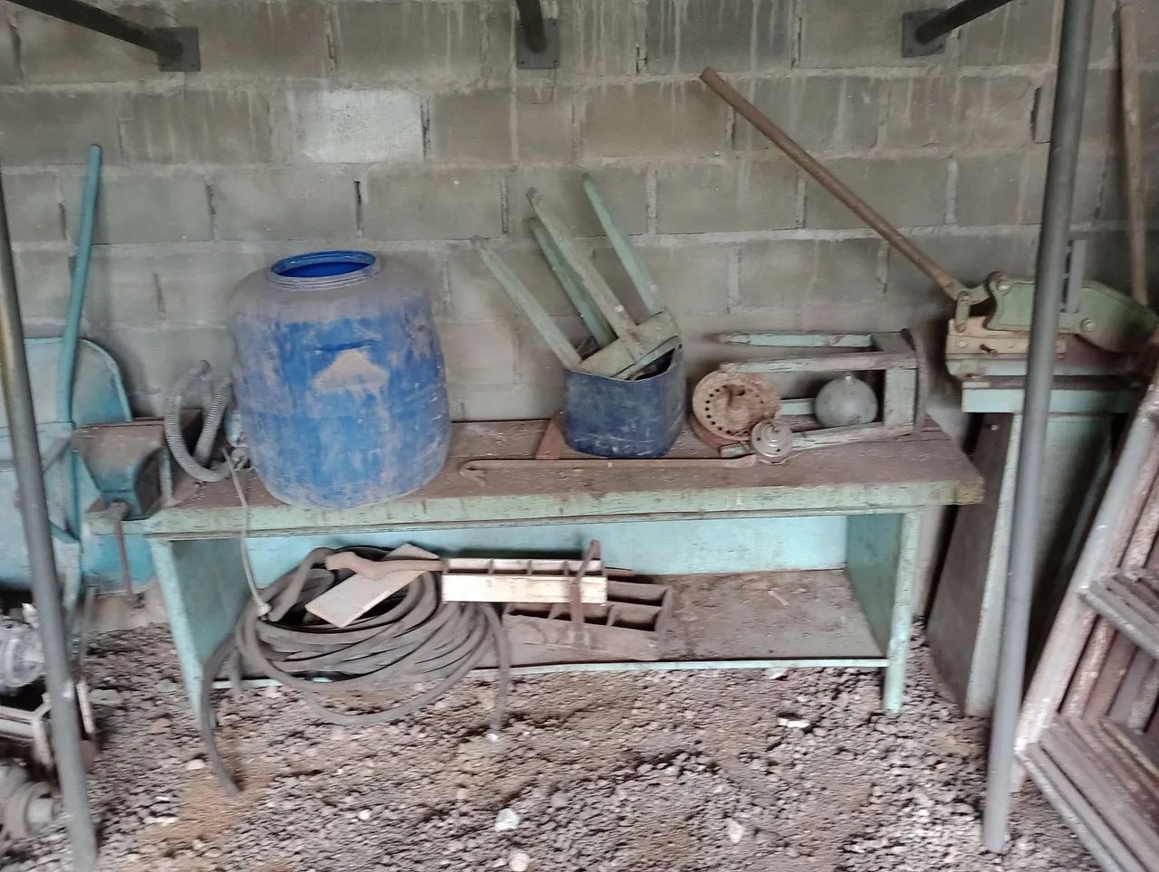 Bancada com Morsa de 8"