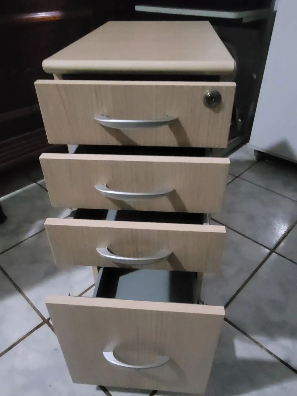 Mesinha auxiliar de escritório 64551928009346121