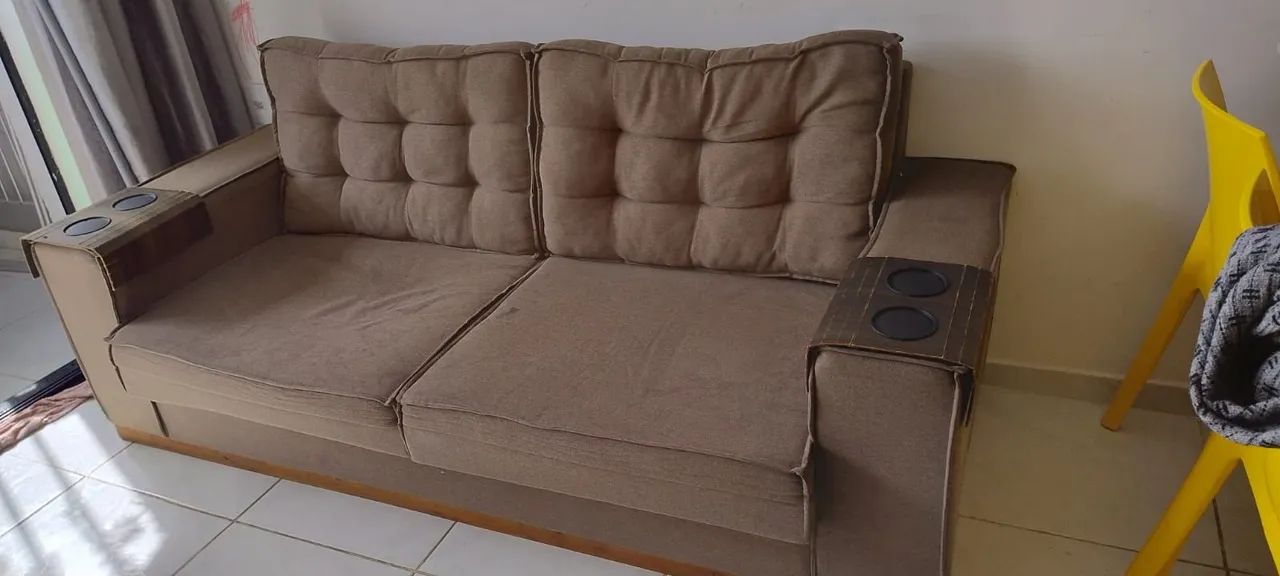 Sofá 2 lugares com porta-copos - Foto 2